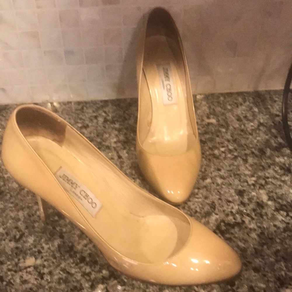 Jimmy Choo nude patent leather pump size 37.5 UK / 7 US